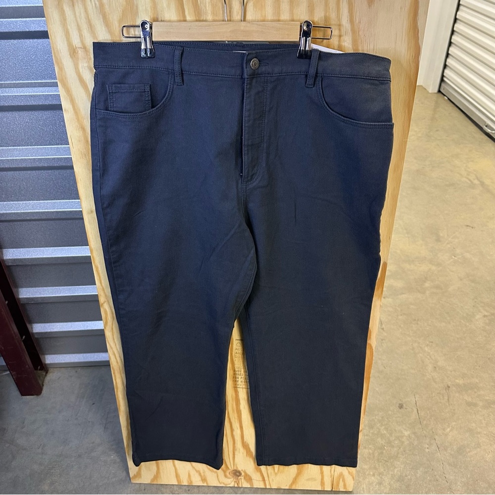 LOFT “The Straight” High Rise Regular Fit style in a size 33/16.